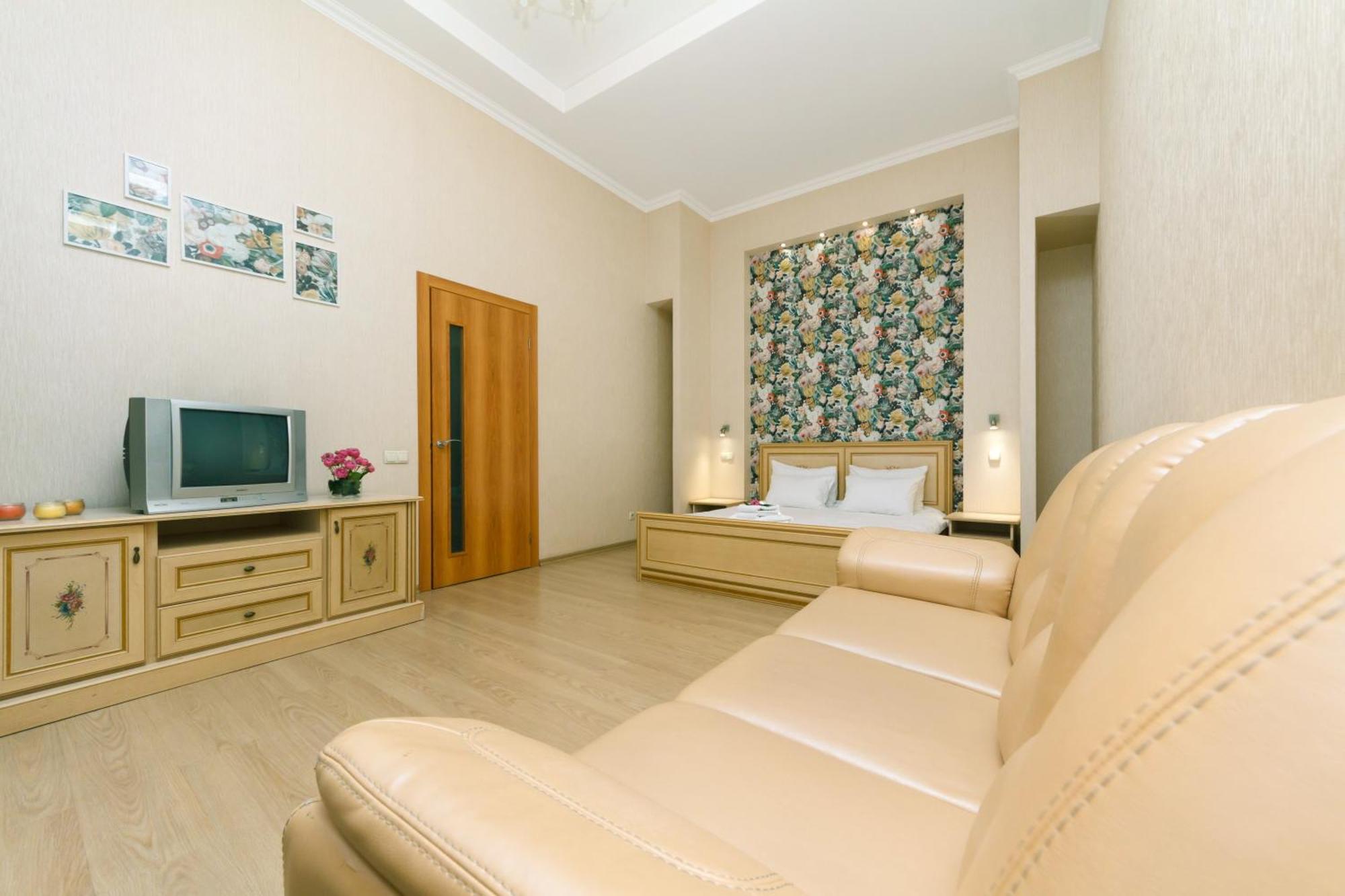 Apartment Baseina Khreschatyk Kiev Bagian luar foto