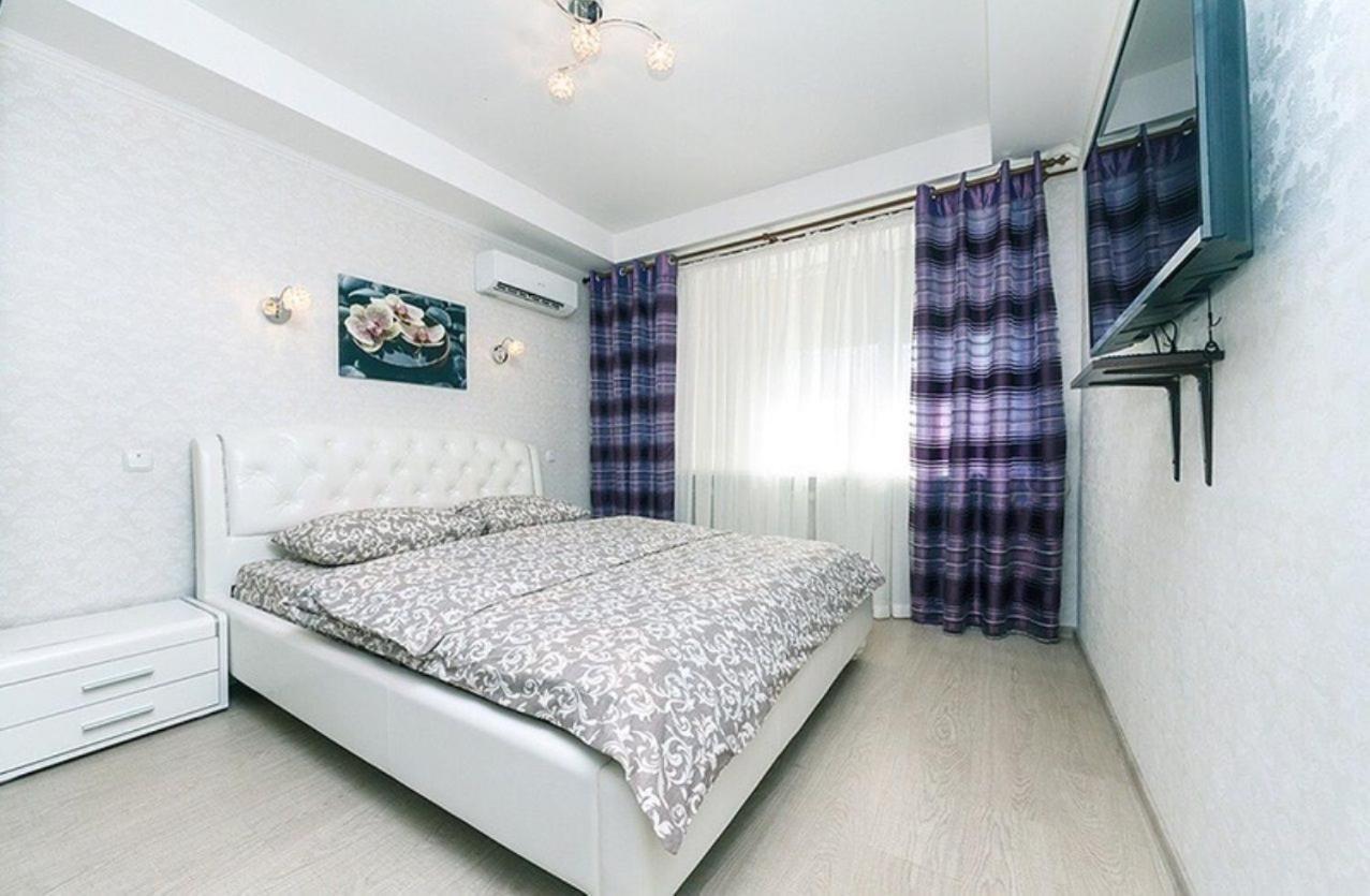 Apartment Baseina Khreschatyk Kiev Bagian luar foto