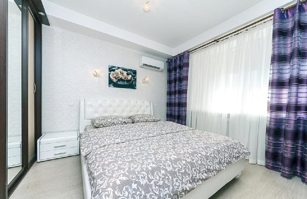 Apartment Baseina Khreschatyk Kiev Bagian luar foto